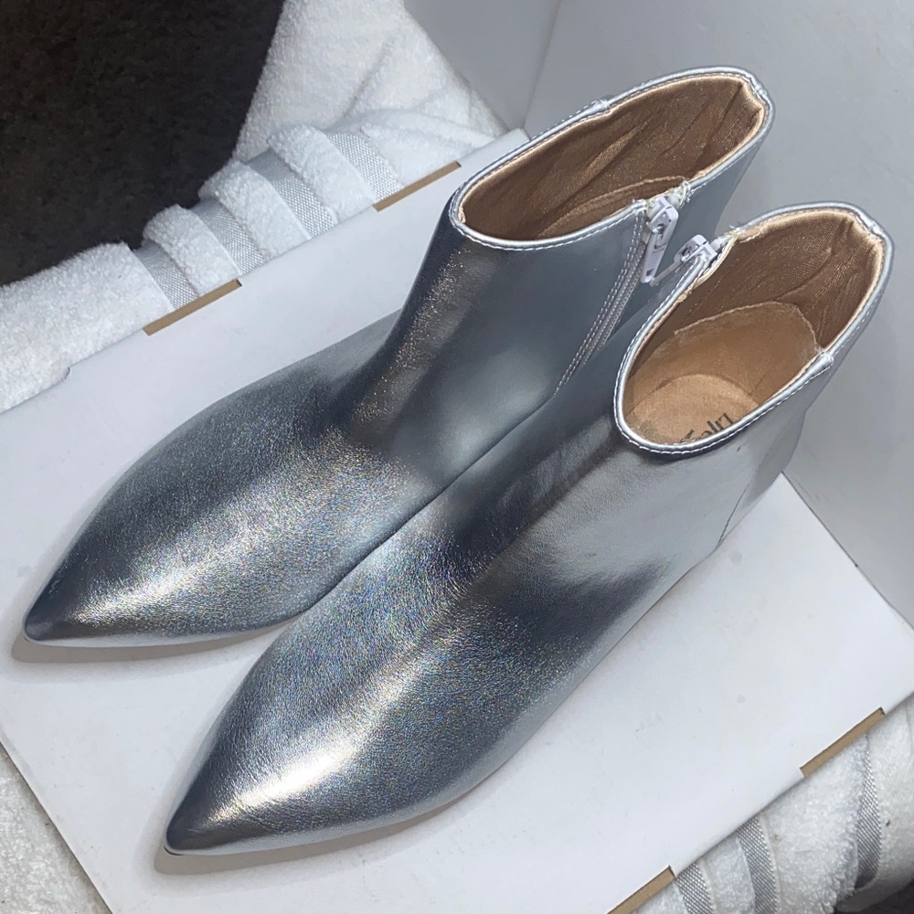 Life Stride Silver Pointed-Toe Ankle Booties